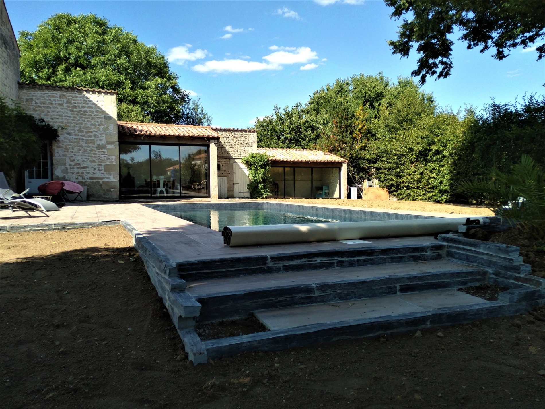 Am&eacute;nagement autour d'une piscine